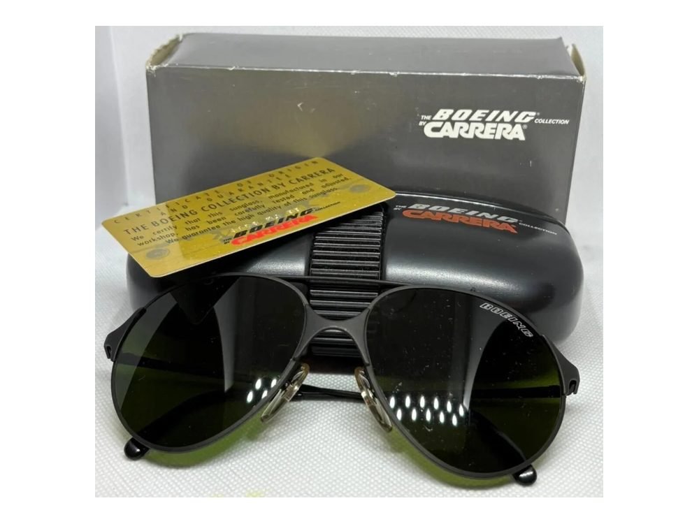 Carrera Boeing pilot, black in Black sunglasses